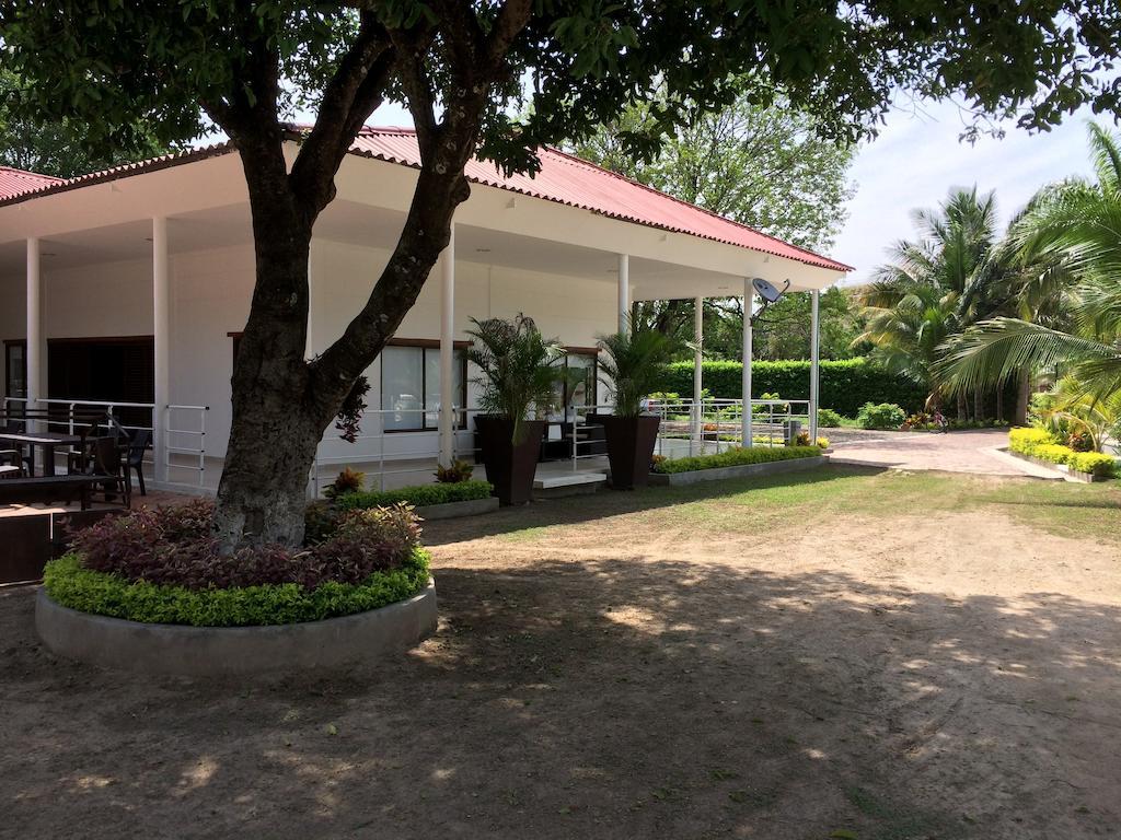 Arizona Ranch Hotel Girardot Eksteriør bilde